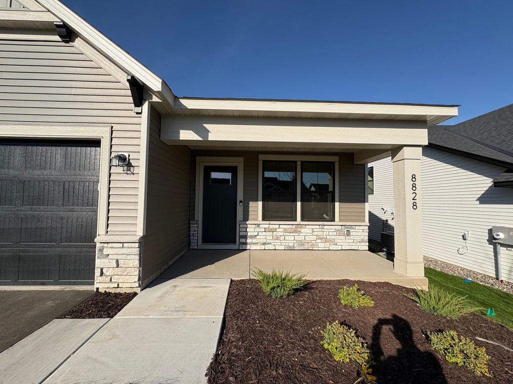 8828 63rd Street S, Cottage Grove, MN 55016 — photo 2