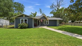 733 E Krezdorn, Seguin, TX 78155