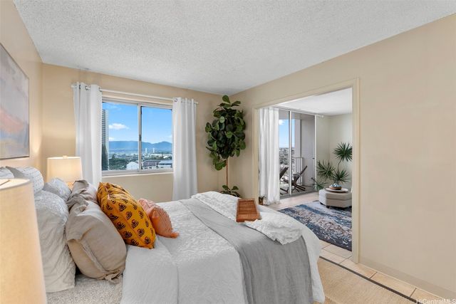 98-1038 Moanalua Road 1502, Aiea, HI 96701