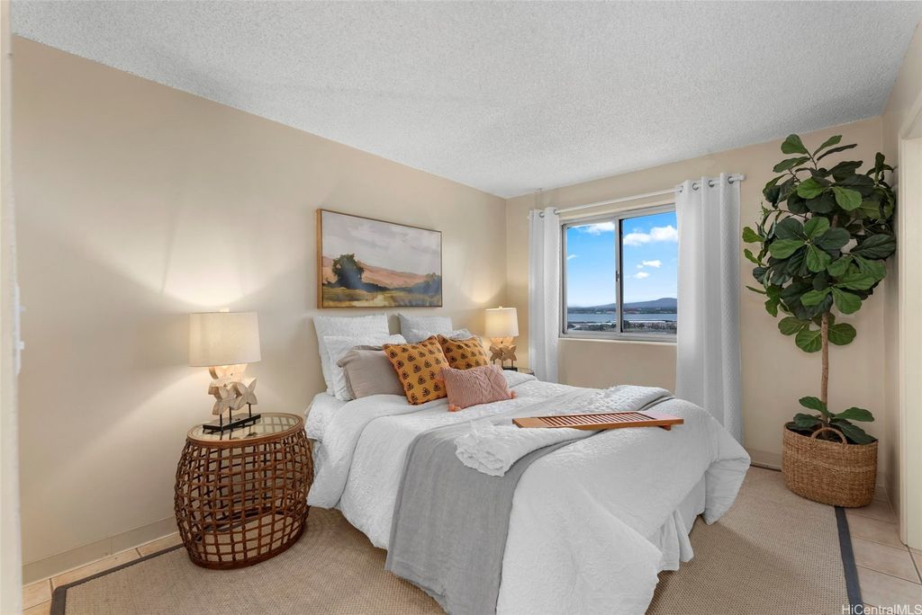 98-1038 Moanalua Road 1502, Aiea, HI 96701