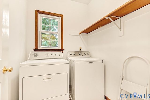 10279 Matthews Grove Ln, Mechanicsville, VA 23116