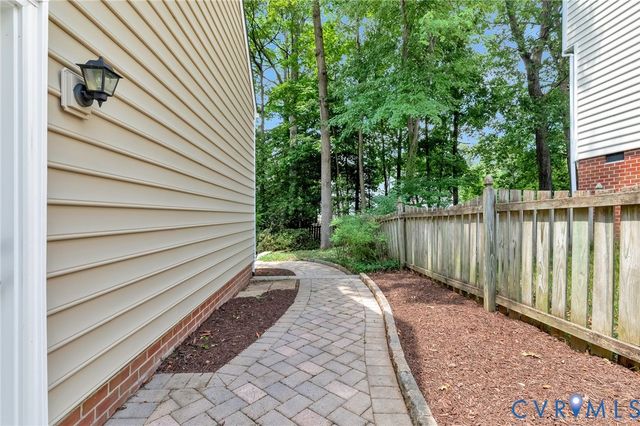 10279 Matthews Grove Ln, Mechanicsville, VA 23116