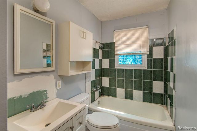 3418 Marmion Avenue, Flint, MI 48506