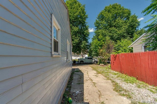 3418 Marmion Avenue, Flint, MI 48506