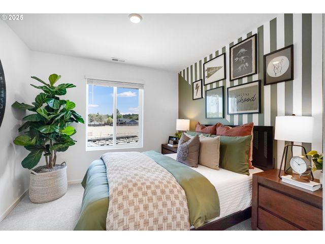 1470 LAURA VISTA Dr Nw, Albany, OR 97321