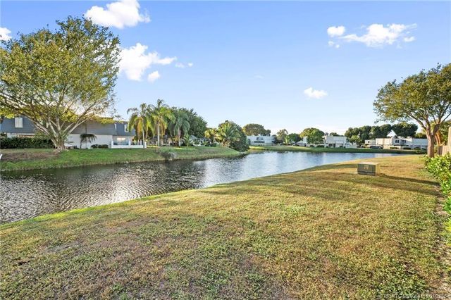 1600 Shaker Circle, Wellington, FL 33414
