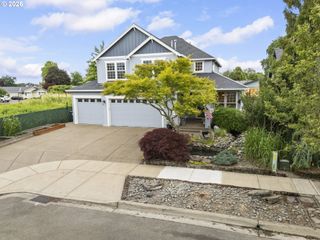 535 MAPLE St, Mt Angel, OR 97362