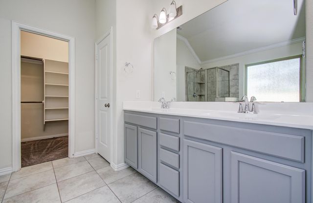 1011 Veer Drive, Crosby, TX 77532
