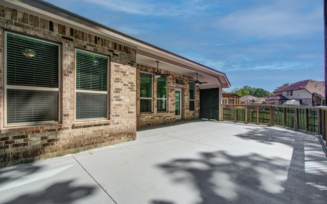 1011 Veer Drive, Crosby, TX 77532