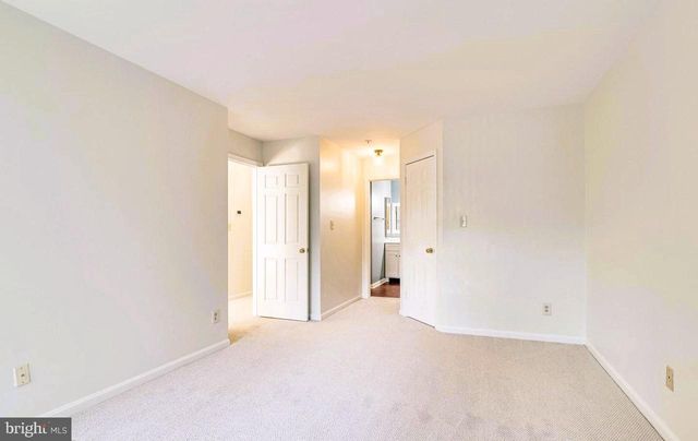 244 S REYNOLDS ST #303, Alexandria, VA 22304