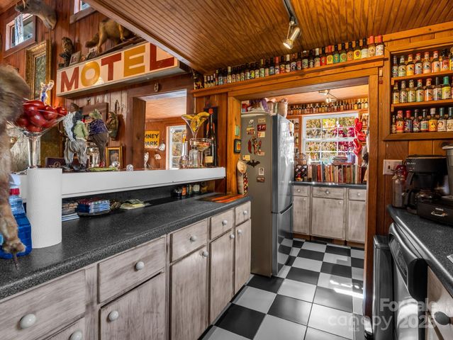 712 Main Street, Chimney Rock, NC 28720