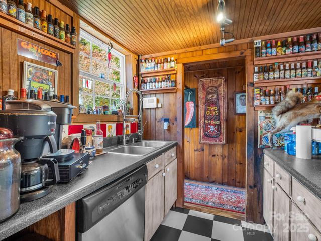 712 Main Street, Chimney Rock, NC 28720