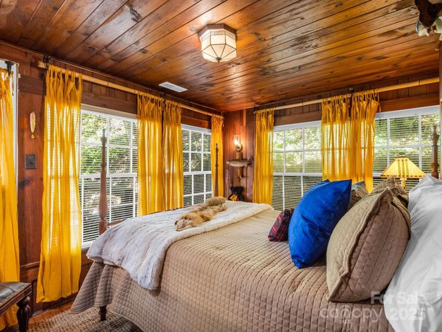 712 Main Street, Chimney Rock, NC 28720