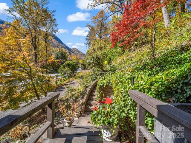 712 Main Street, Chimney Rock, NC 28720