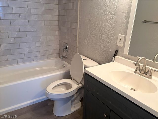 555 South Royal Crest Circle 9, Las Vegas, NV 89169