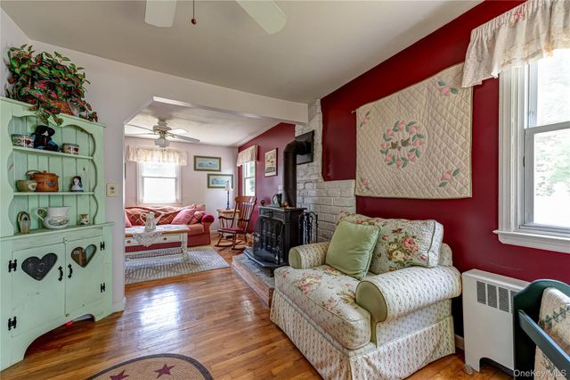 11 Spruce Street, Islip, NY 11751