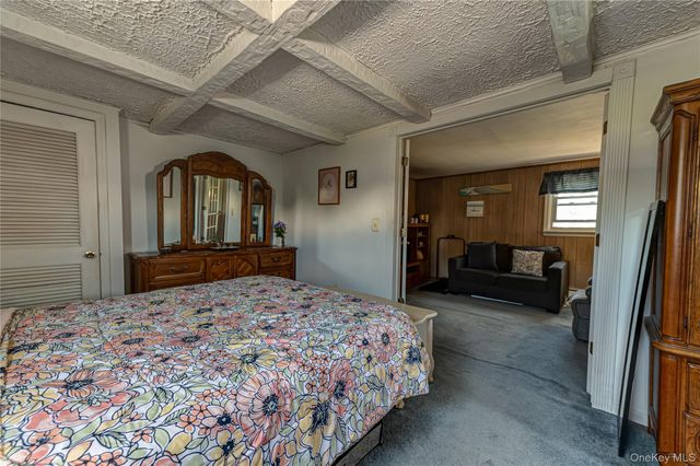 11 Spruce Street, Islip, NY 11751