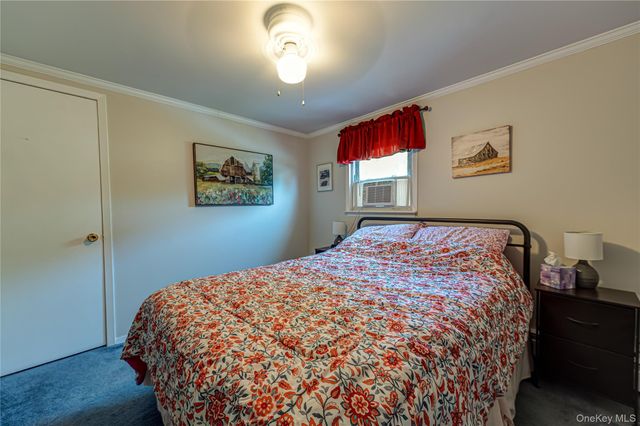 11 Spruce Street, Islip, NY 11751