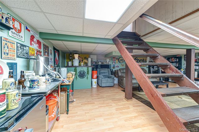 11 Spruce Street, Islip, NY 11751