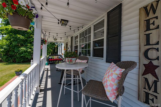 11 Spruce Street, Islip, NY 11751