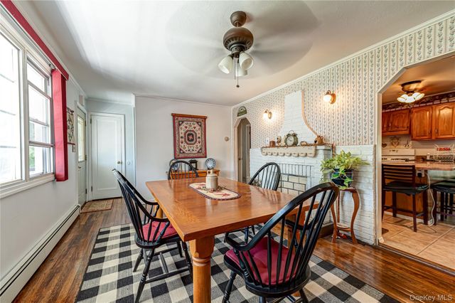 11 Spruce Street, Islip, NY 11751