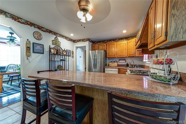 11 Spruce Street, Islip, NY 11751