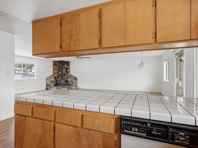 39785 Pine Ridge Road, Oakhurst, CA 93644