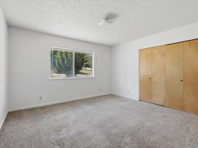 39785 Pine Ridge Road, Oakhurst, CA 93644
