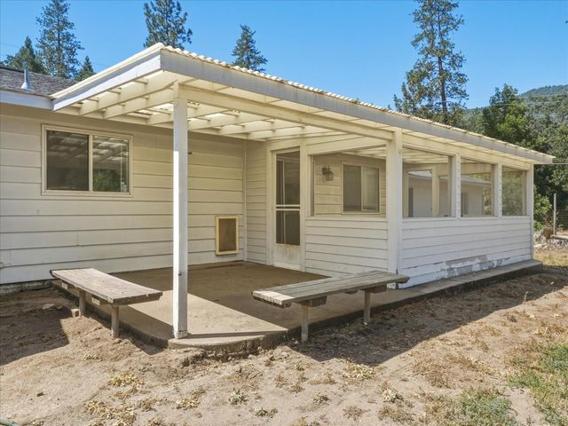 39785 Pine Ridge Road, Oakhurst, CA 93644
