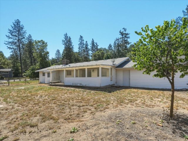 39785 Pine Ridge Road, Oakhurst, CA 93644