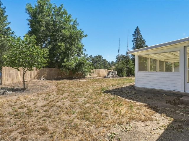 39785 Pine Ridge Road, Oakhurst, CA 93644