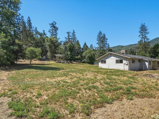 39785 Pine Ridge Road, Oakhurst, CA 93644