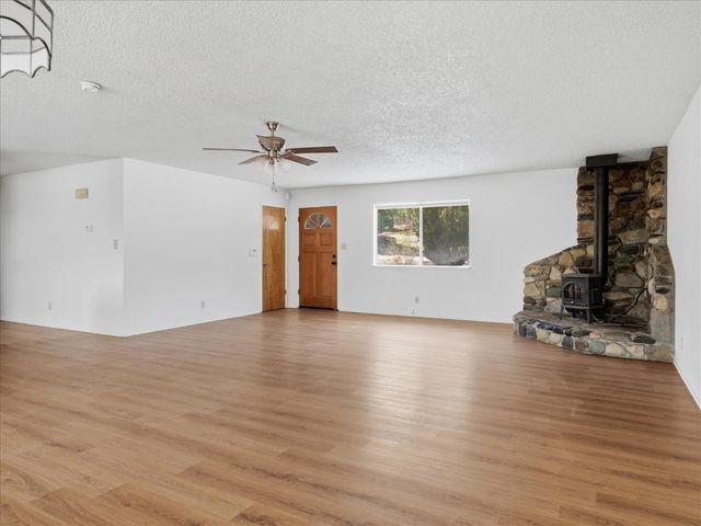 39785 Pine Ridge Road, Oakhurst, CA 93644