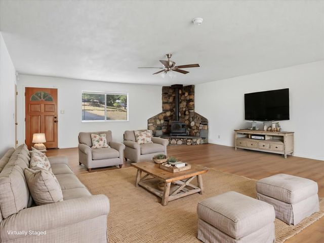 39785 Pine Ridge Road, Oakhurst, CA 93644