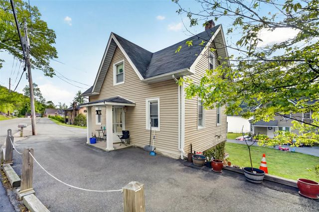 83 Edgemere Avenue, Greenwood Lake, NY 10925