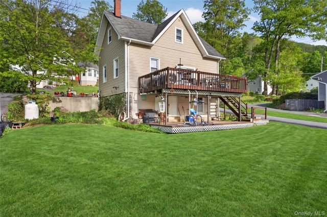 83 Edgemere Avenue, Greenwood Lake, NY 10925