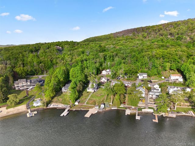 83 Edgemere Avenue, Greenwood Lake, NY 10925