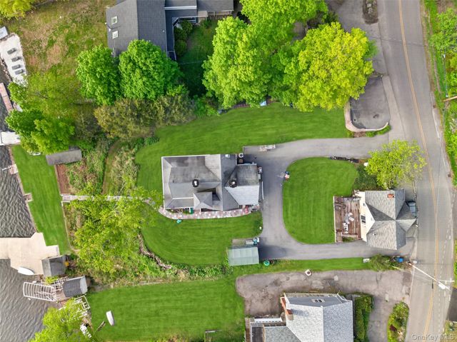 83 Edgemere Avenue, Greenwood Lake, NY 10925