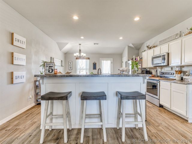 4167 S 245th East Avenue, Broken Arrow, OK 74014