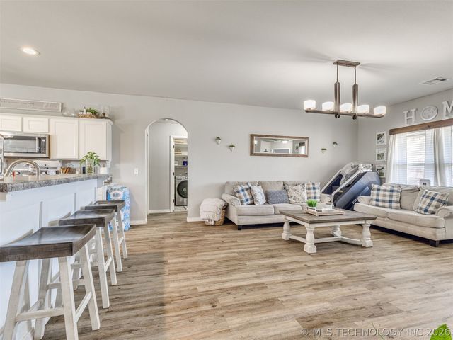 4167 S 245th East Avenue, Broken Arrow, OK 74014