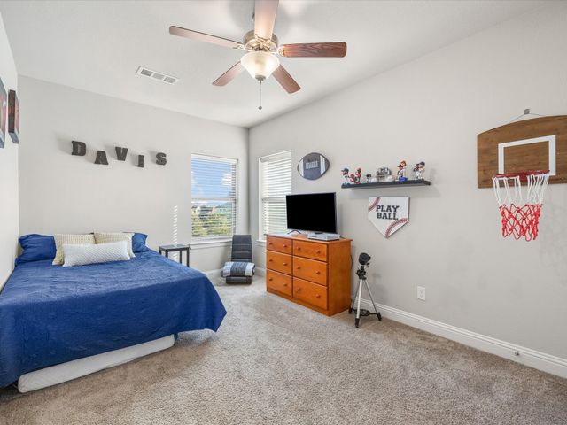 1800 Roundtree Circle W, Fort Worth, TX 76008