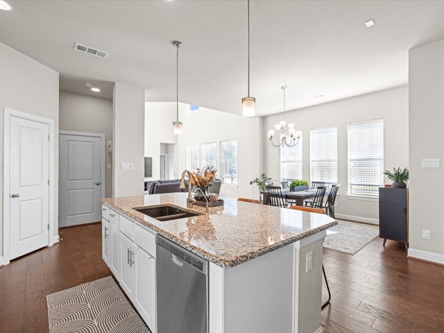 1800 Roundtree Circle W, Fort Worth, TX 76008