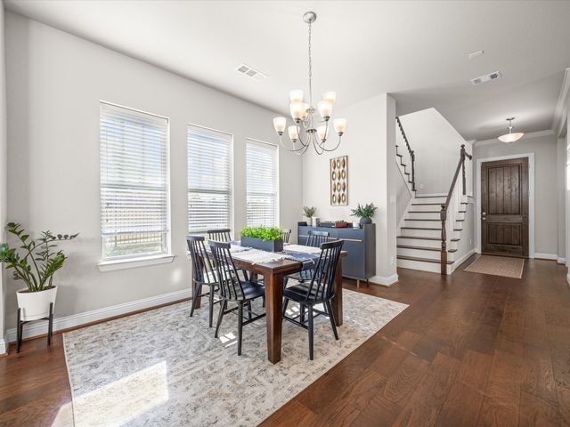 1800 Roundtree Circle W, Fort Worth, TX 76008
