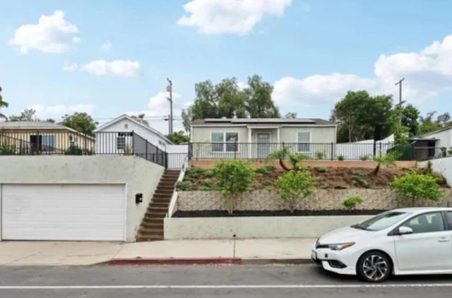 7282 University Avenue, La Mesa, CA 91942
