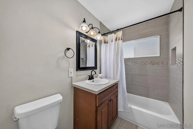 7282 University Avenue, La Mesa, CA 91942