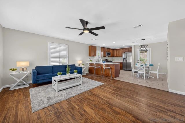 7282 University Avenue, La Mesa, CA 91942