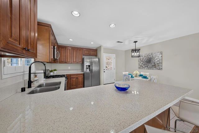 7282 University Avenue, La Mesa, CA 91942