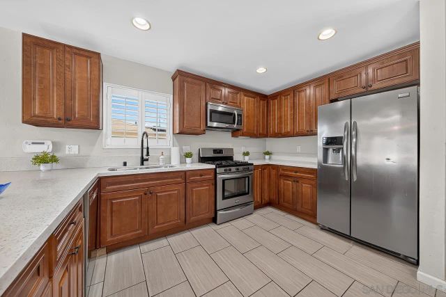 7282 University Avenue, La Mesa, CA 91942