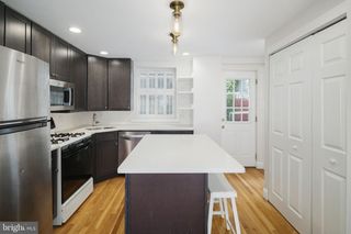 704 S DARIEN ST, Philadelphia, PA 19147