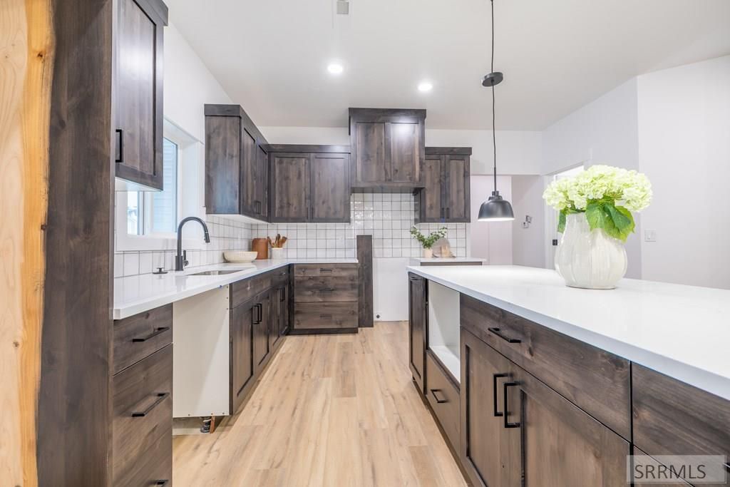 Image 10 of property listing at 286 Camas Street, Sugar City, ID 83448